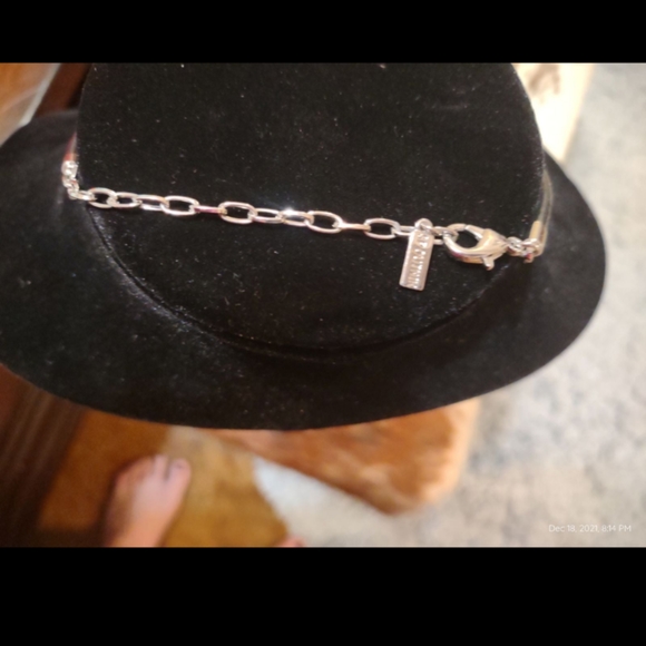 2 Fashion Necklaces Black & Silver - Picture 5 of 9